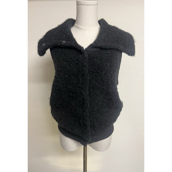 GAP Size Small Womens Vest Alpaca Wool Blend Gray Snap Buttons Ribbed Fuzzy - Picture 2 of 10